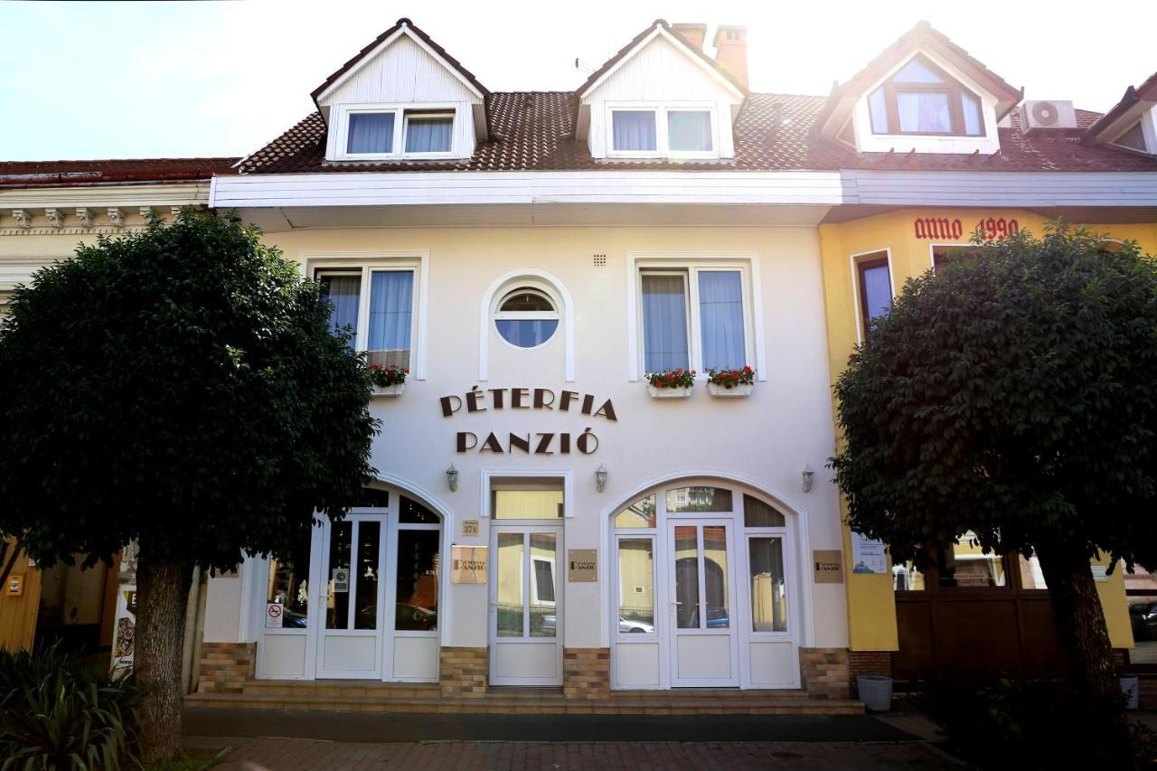 Péterfia Panzió Debrecen Exterior foto
