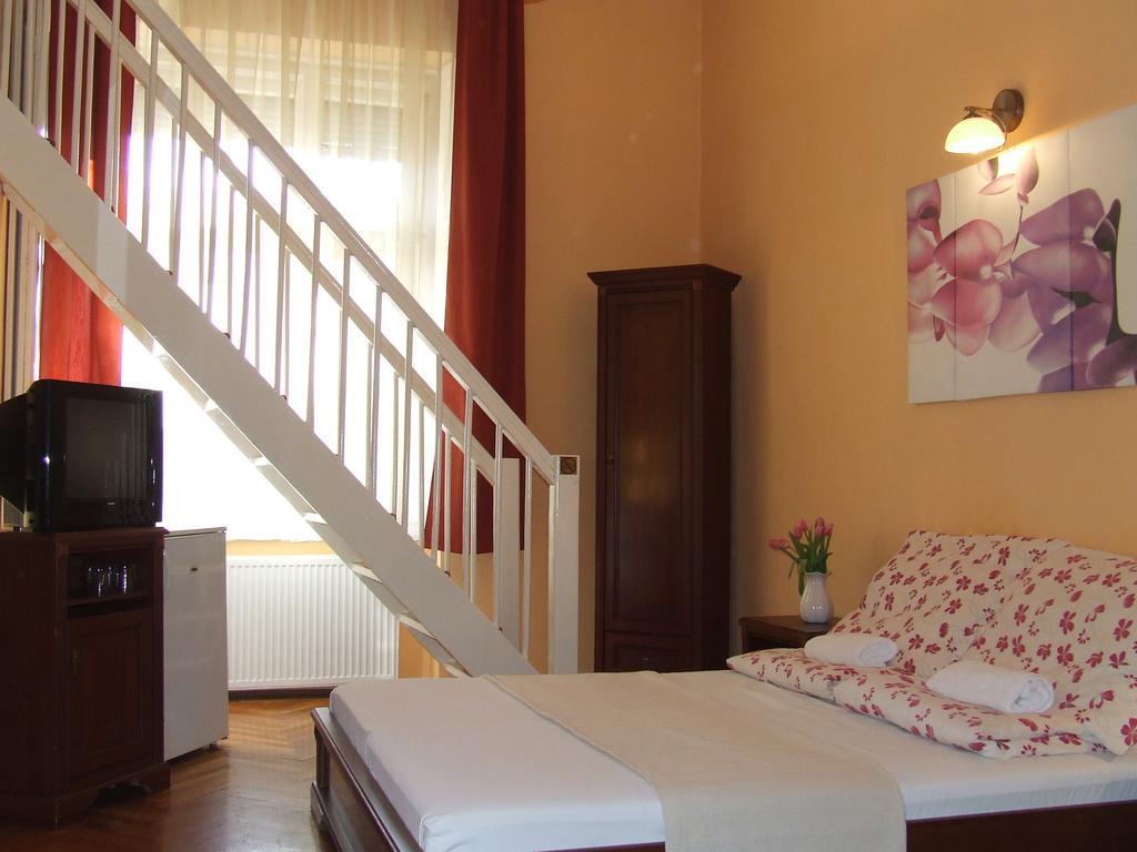 Péterfia Panzió Debrecen Exterior foto