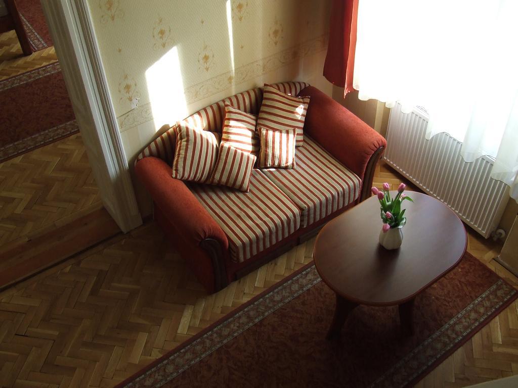 Péterfia Panzió Debrecen Exterior foto
